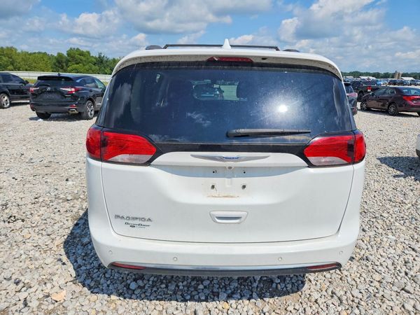 2018 CHRYSLER PACIFICA Touring L — DIRR