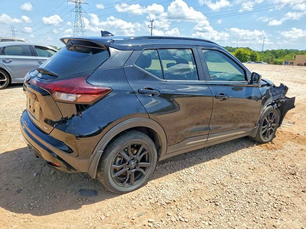 2022 NISSAN KICKS