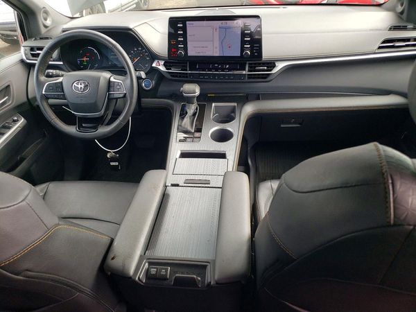 2023 TOYOTA SIENNA