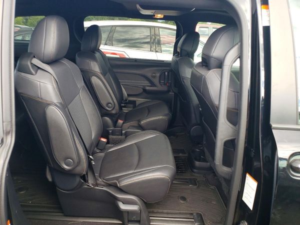 2023 TOYOTA SIENNA