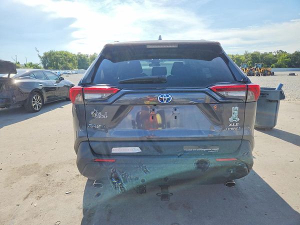 2022 TOYOTA RAV4 XLE