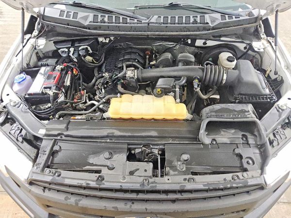 2019 FORD F150 — Engine bay