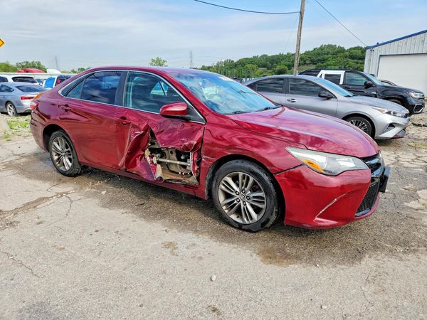 2015 TOYOTA CAMRY