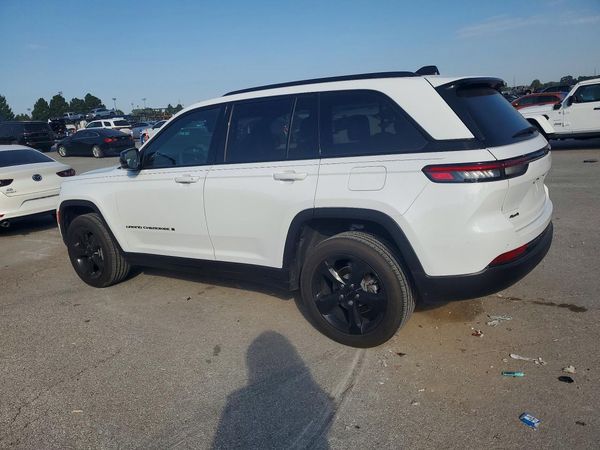 2023 JEEP GRAND CHEROKEE Laredo, Altitude