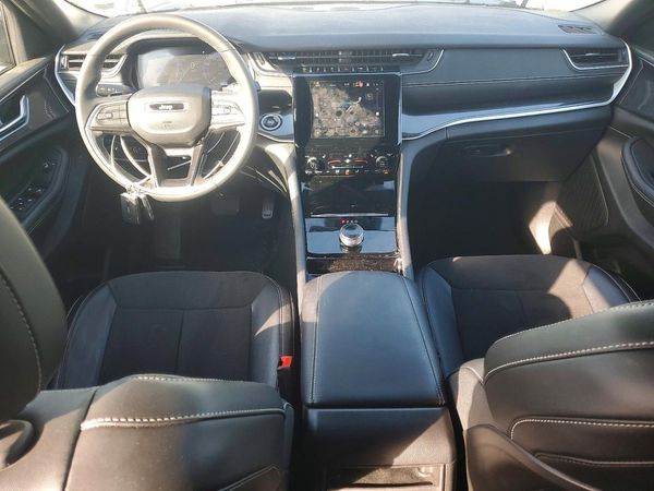 2023 JEEP GRAND CHEROKEE Laredo, Altitude