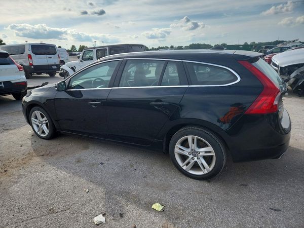 2015 VOLVO V60 Premier (non R design)
