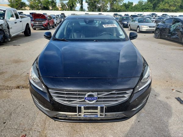 2015 VOLVO V60 Premier (non R design)