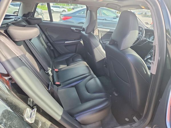 2015 VOLVO V60 Premier (non R design)