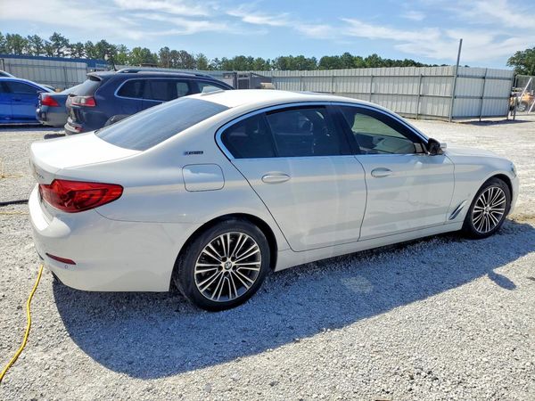 2019 BMW 530E