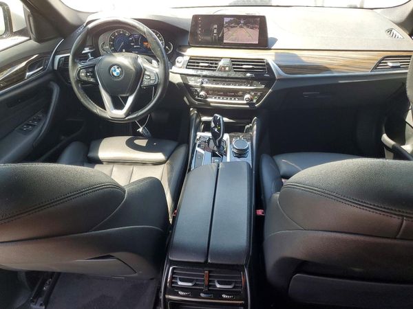 2019 BMW 530E