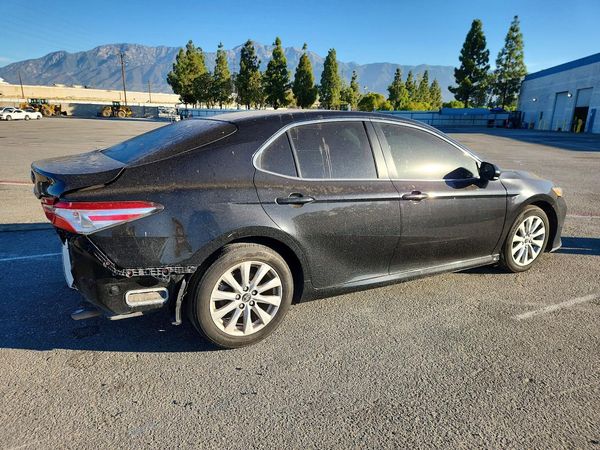 2018 TOYOTA CAMRY