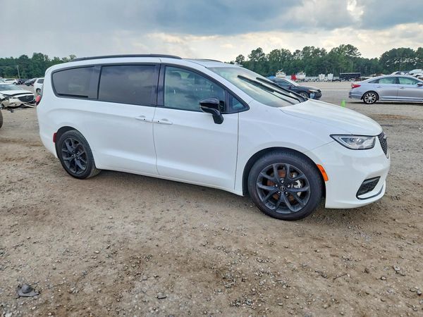 2025 CHRYSLER PACIFICA Limited — Passenger 3/4