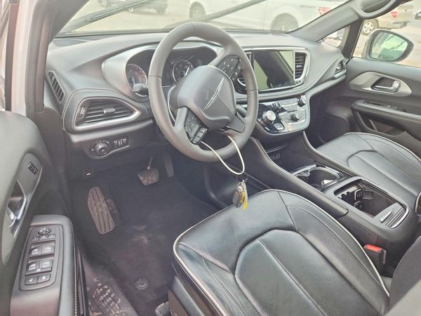 2025 CHRYSLER PACIFICA Limited — CKPT