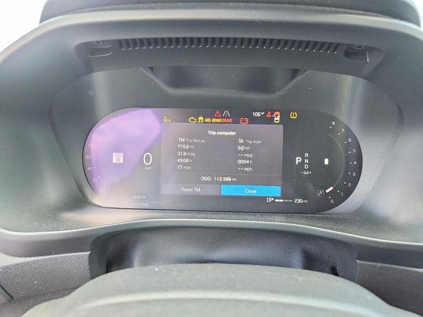 2023 VOLVO XC40