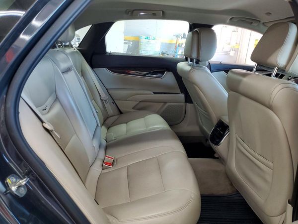 2013 CADILLAC XTS Luxury