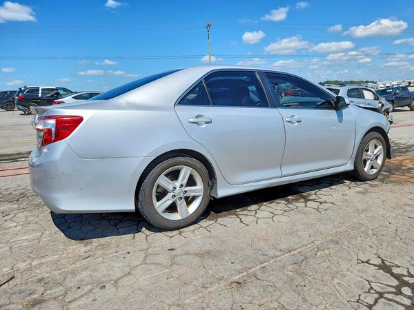 2014 TOYOTA CAMRY