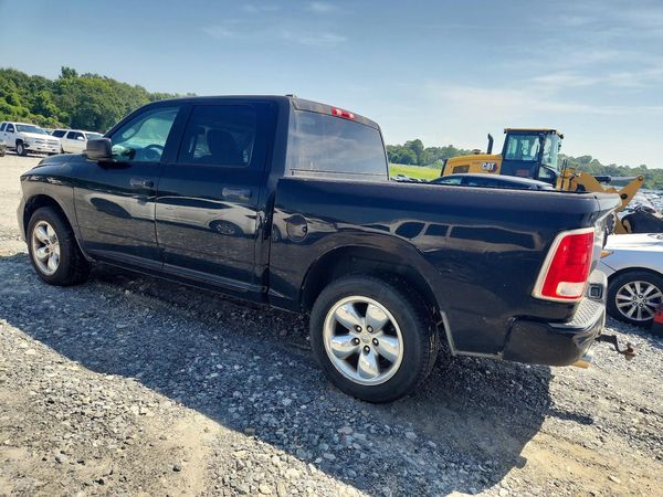 2013 RAM 1500 ST CREW CAB 4X2