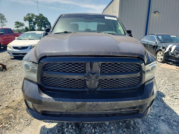 2013 RAM 1500 ST CREW CAB 4X2