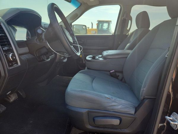2013 RAM 1500 ST CREW CAB 4X2
