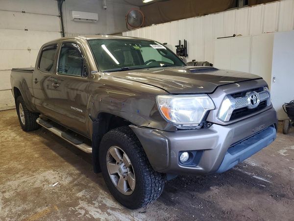 2015 TOYOTA TACOMA Delux Grade — Passenger 3/4