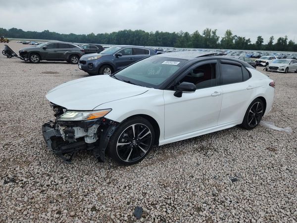 2018 TOYOTA CAMRY