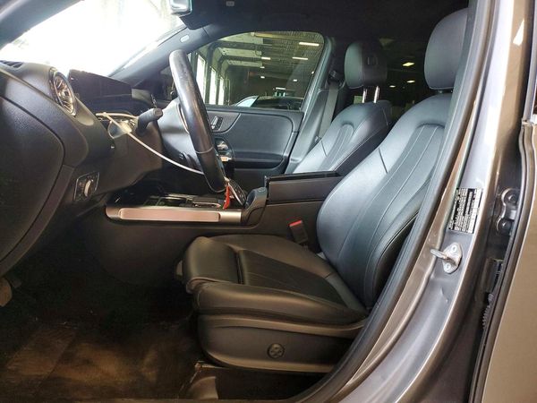 2021 MERCEDES-BENZ GLB GLB250