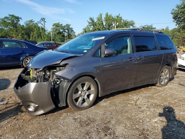 2012 TOYOTA SIENNA