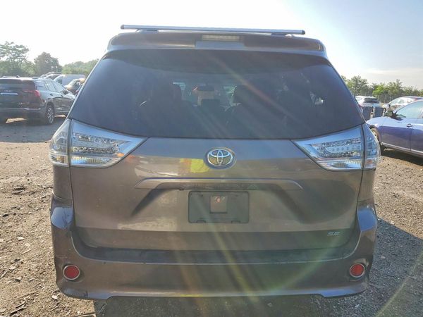 2012 TOYOTA SIENNA