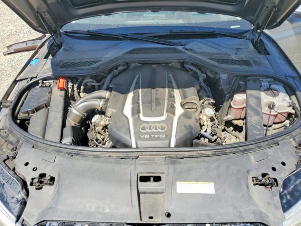 2015 AUDI A8