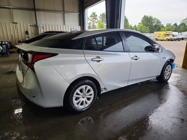 2021 TOYOTA PRIUS