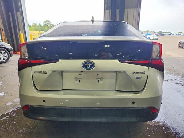 2021 TOYOTA PRIUS