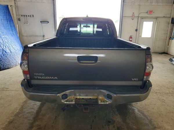2014 TOYOTA TACOMA Delux Grade