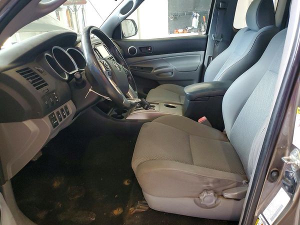 2014 TOYOTA TACOMA Delux Grade