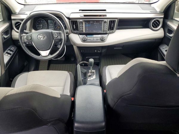 2017 TOYOTA RAV4 XLE