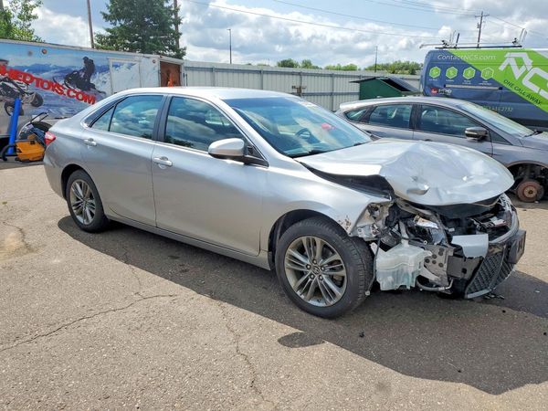 2017 TOYOTA CAMRY LE/SE/XLE/XSE — Passenger 3/4