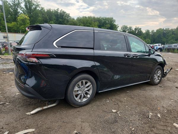 2026 TOYOTA SIENNA LE — PSRA