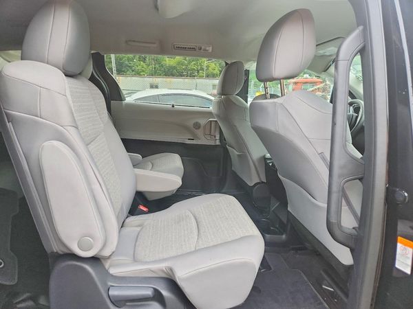 2026 TOYOTA SIENNA LE — PSRS