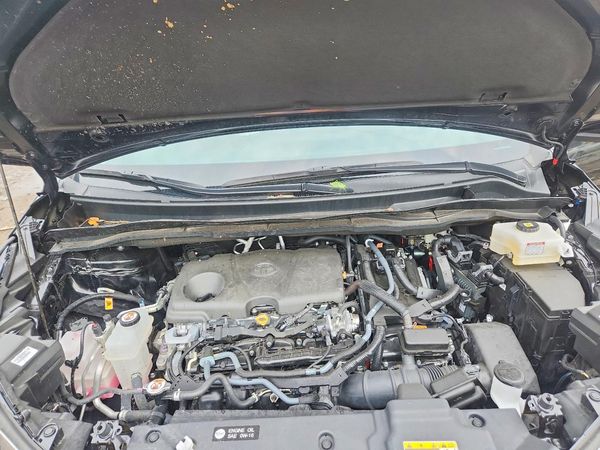 2026 TOYOTA SIENNA LE — Engine bay
