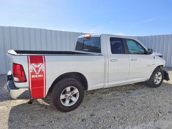 2016 RAM 1500 SLT