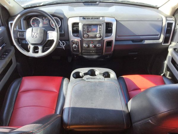 2016 RAM 1500 SLT