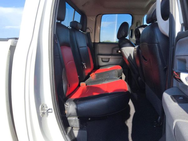2016 RAM 1500 SLT