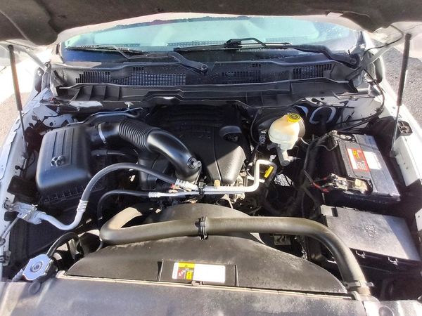 2016 RAM 1500 SLT