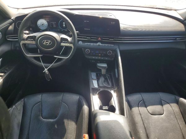 2022 HYUNDAI ELANTRA Limited