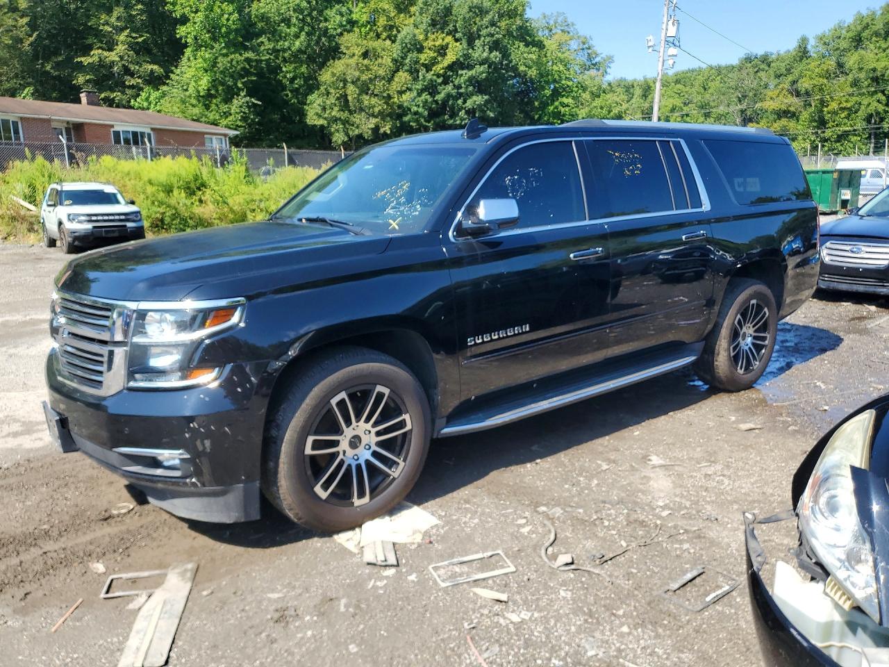 2017 CHEVROLET SUBURBAN Premier — Front 3/4