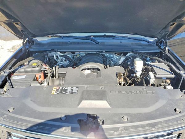 2017 CHEVROLET SUBURBAN Premier — Engine bay