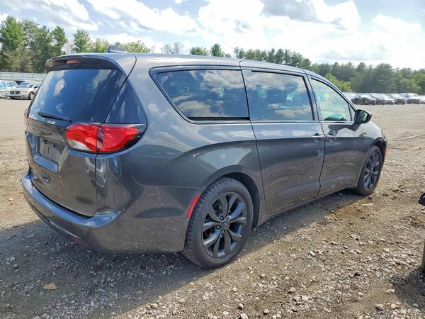 2019 CHRYSLER PACIFICA Touring Plus