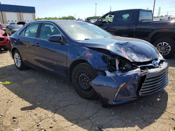 2017 TOYOTA CAMRY