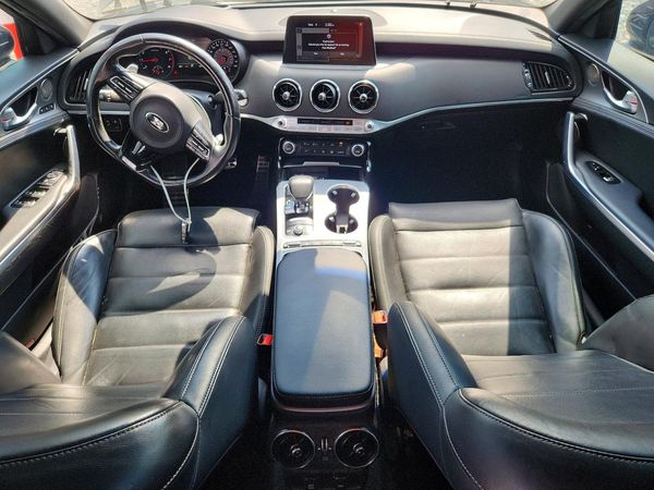 2020 KIA STINGER
