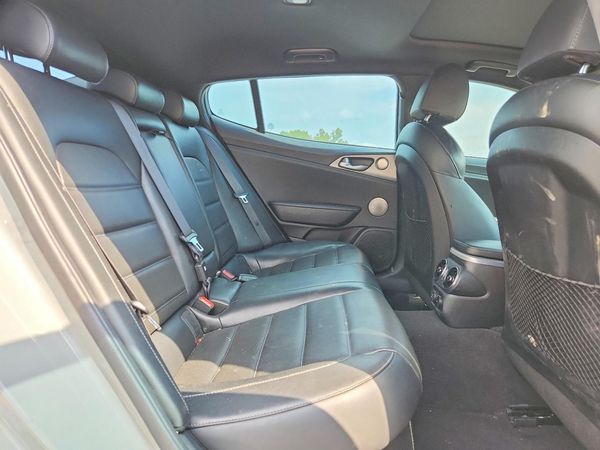 2020 KIA STINGER