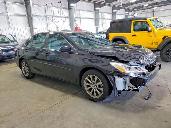 2015 TOYOTA CAMRY